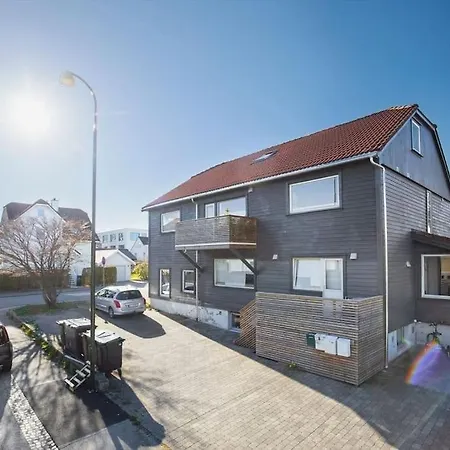 Practical Near Center Apartmán