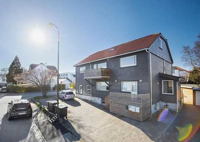 Practical Near Center Lägenhet